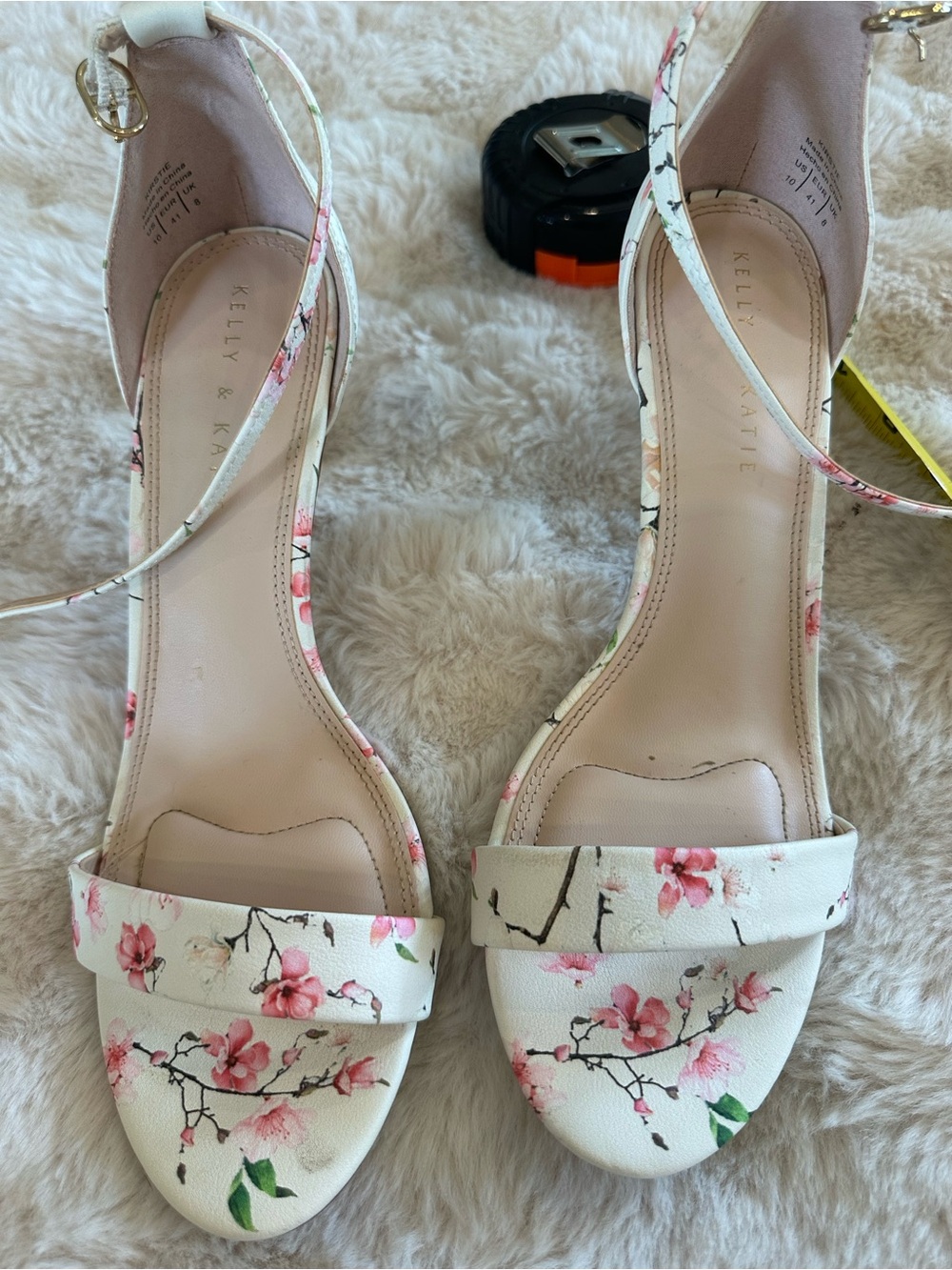 Floral Print Ivory Crossbody Bag with Gold Ring Handle and shoes - Picture 11 of 15